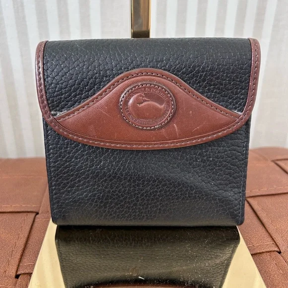 Vintage Dooney & Bourke Pebbled Leather Black and Tan Wallet Kiss Lock - Picture 1 of 11